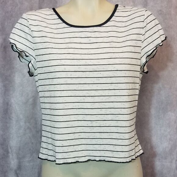 Bcbgeneration B & W Striped Top Size Large - Picture 2 of 4
